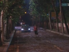 Jae-hee goes down the street