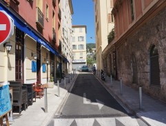 Ambush in narrow street