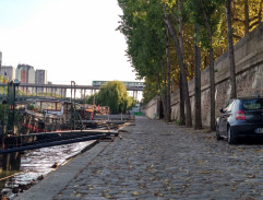 Along the Seine banks