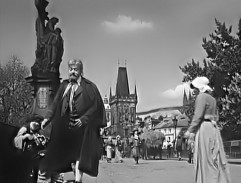 Marc-Antoine follows Hermann on the south side of the Charles Bridge