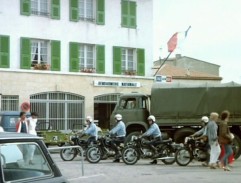 Le gendarme et les gendarmettes